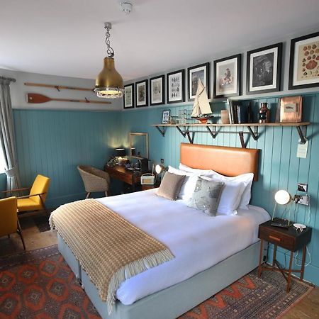 The Pilot Boat Hotel Lyme Regis Exterior photo