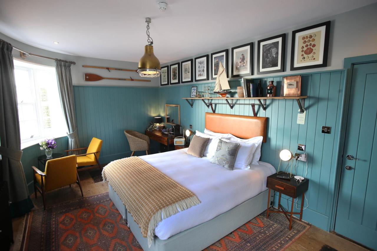 The Pilot Boat Hotel Lyme Regis Exterior photo